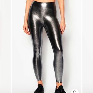 NWT Heroine Sport Marvel Legging size XS Brushed Platinum